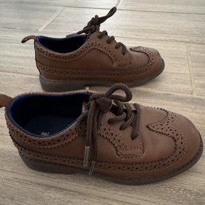 Carters Toddlers size 8 dress shoe